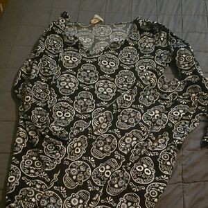 Shosho Black and White Skull Print Pajama Top